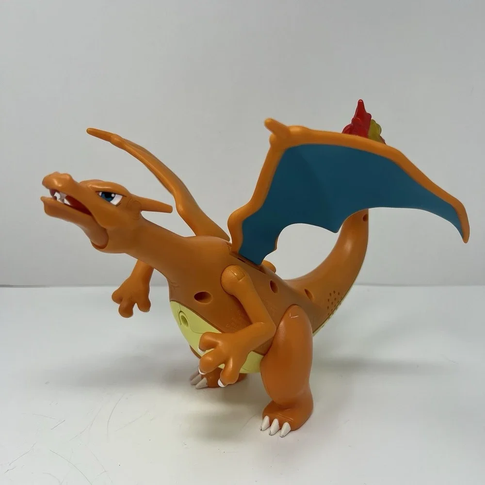 Pokemon Flame & Flight Charizard Deluxe 8